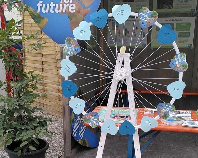 Tollwood Gluecksrad 2024 Muenchen 2024©O4F neu - Omas for Future