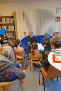 Vorlesetag 21.11.25 Foto2 Bretten©O4F - Omas for Future