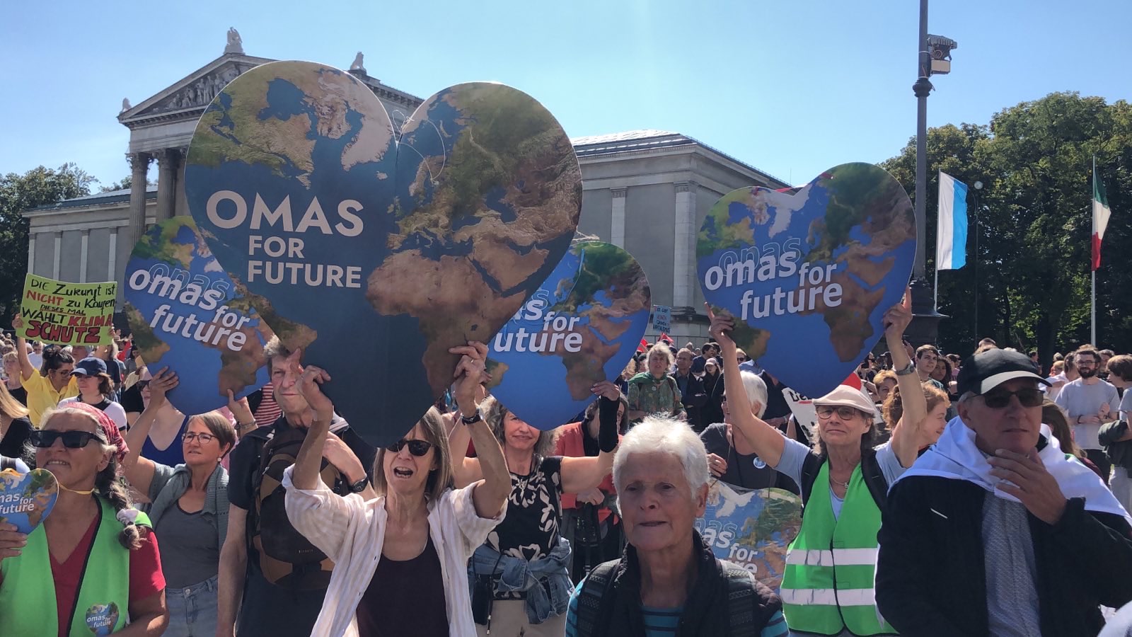 Klimademo 2024 Muenchen 2 ©O4F - Omas for Future