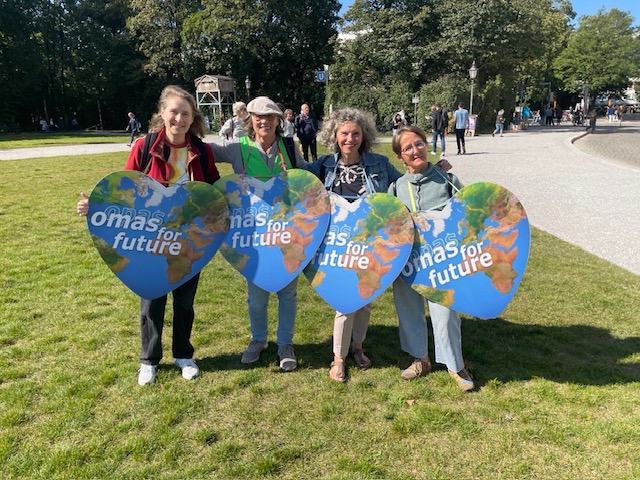 Klimademo 2024 Muenchen ©O4F - Omas for Future