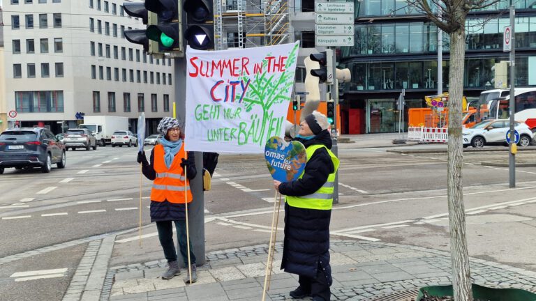 Ampelaktion Febr 26 Augsburg©O4F - Omas for Future Ampelaktion Febr 26 Augsburg©O4F 768x432