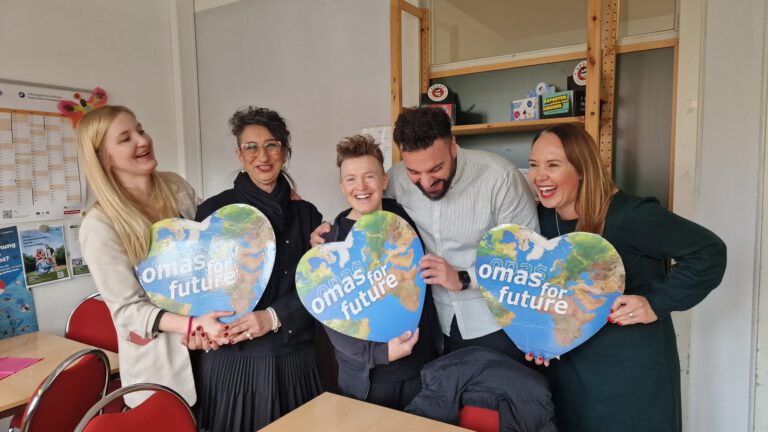 Vorlesetag mit Tina Schuessler Nov2025 Ausgburg©O4F - Omas for Future Vorlesetag mit Tina Schuessler Nov2025 Ausgburg©O4F 768x432