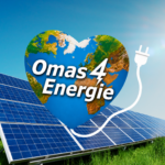 Ein herzförmiger Globus mit der Aufschrift Omas 4 Energie und einem Steckersymbol, der vor Sonnenkollektoren platziert ist.