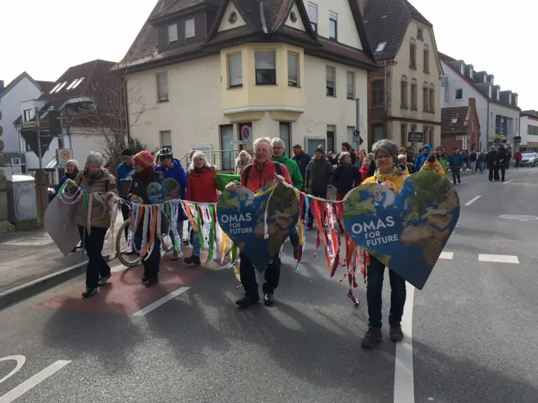 KlimastreikHerrenbergMaerz2023 - Omas for Future KlimastreikHerrenbergMaerz2023 768x576
