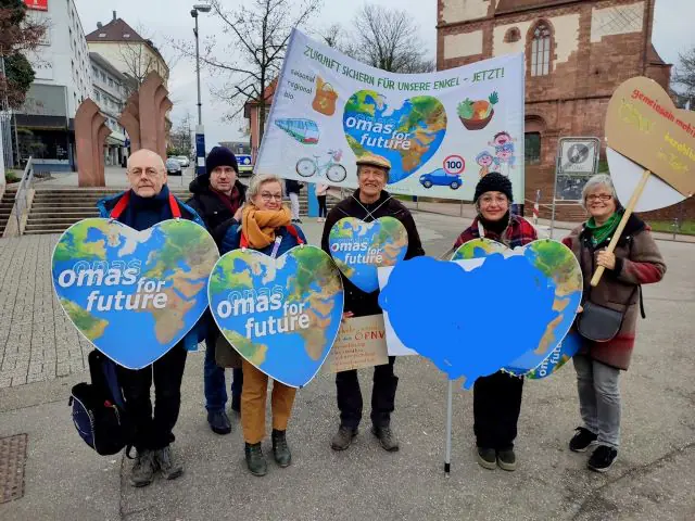 Gruppenfoto Klimastreik 24 2 - Omas for Future Gruppenfoto Klimastreik 24 2