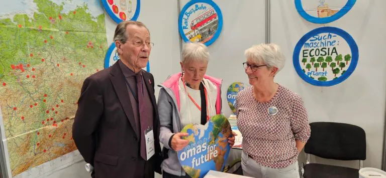 Prominenter Besuch, Franz Müntefering am Stand der Omas