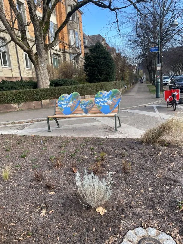 20251122 EntsiegelungBank©O4F